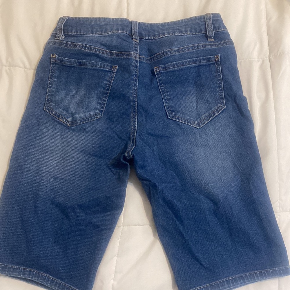 Bermuda Shorts - Picture 3 of 3